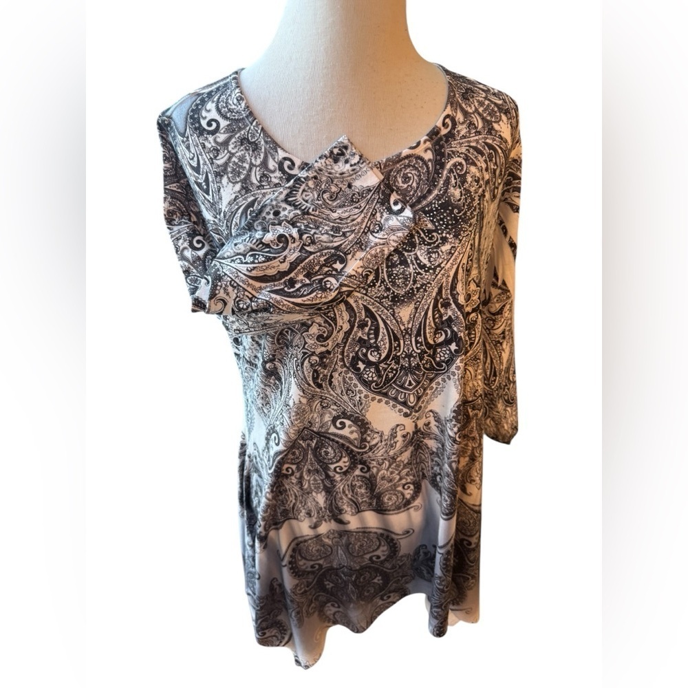 One World Live and Let Live Studded 3/4 Sleeve Top Women's Size Medium